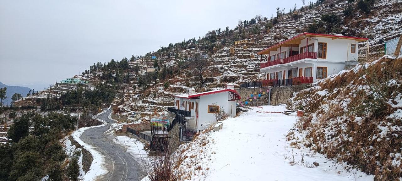 The Vintage Hill Village - Himalayan Boutique Resort Kanatal Esterno foto