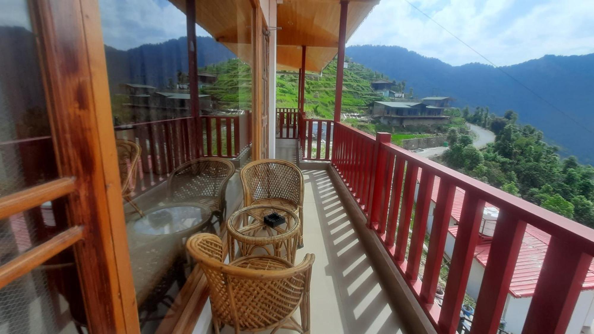 The Vintage Hill Village - Himalayan Boutique Resort Kanatal Esterno foto