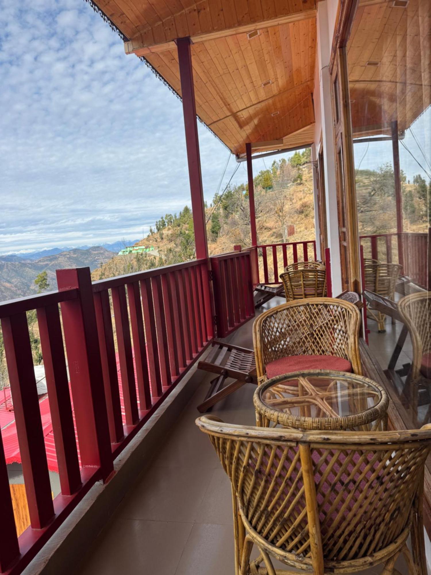 The Vintage Hill Village - Himalayan Boutique Resort Kanatal Esterno foto