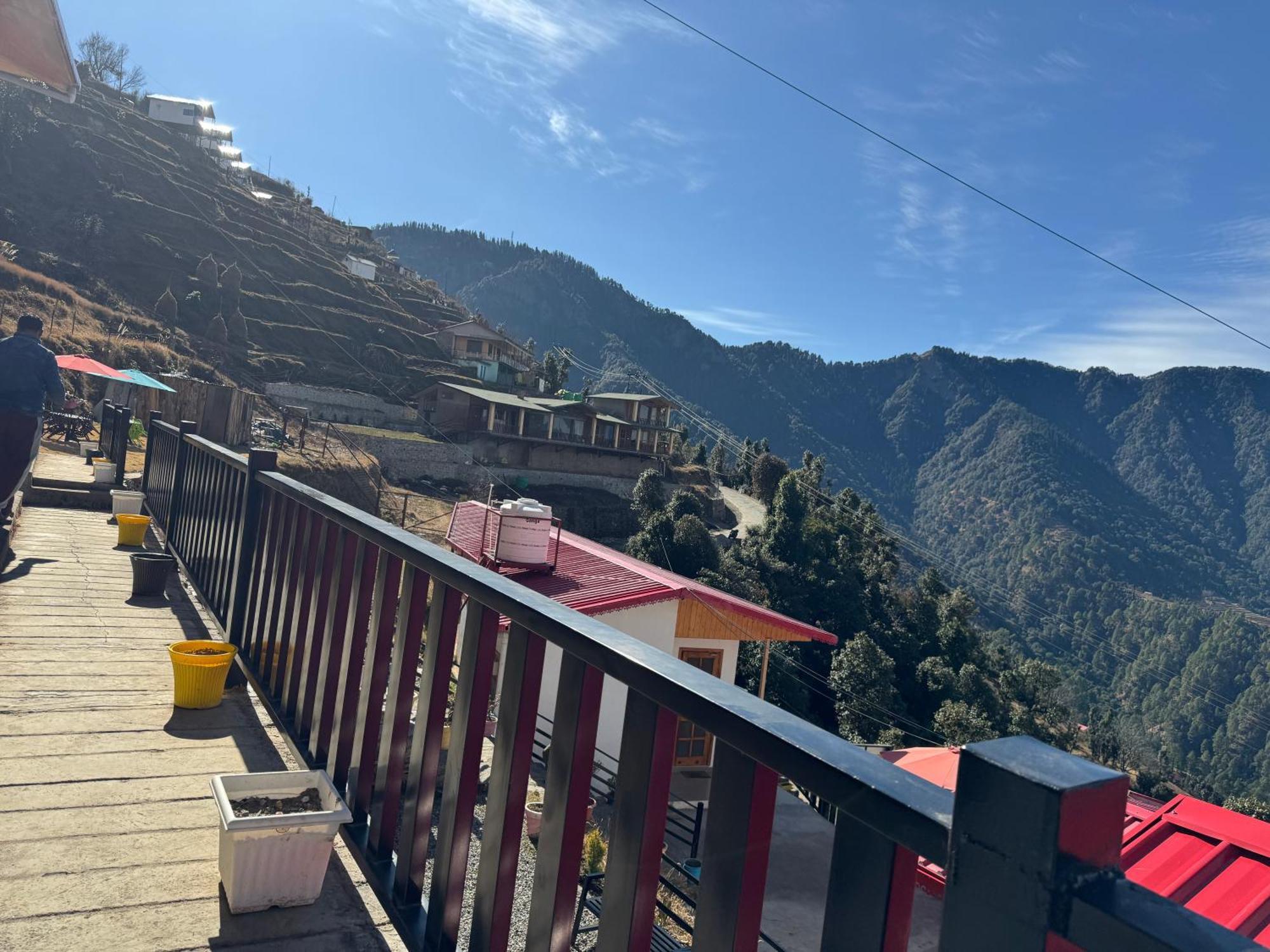 The Vintage Hill Village - Himalayan Boutique Resort Kanatal Esterno foto
