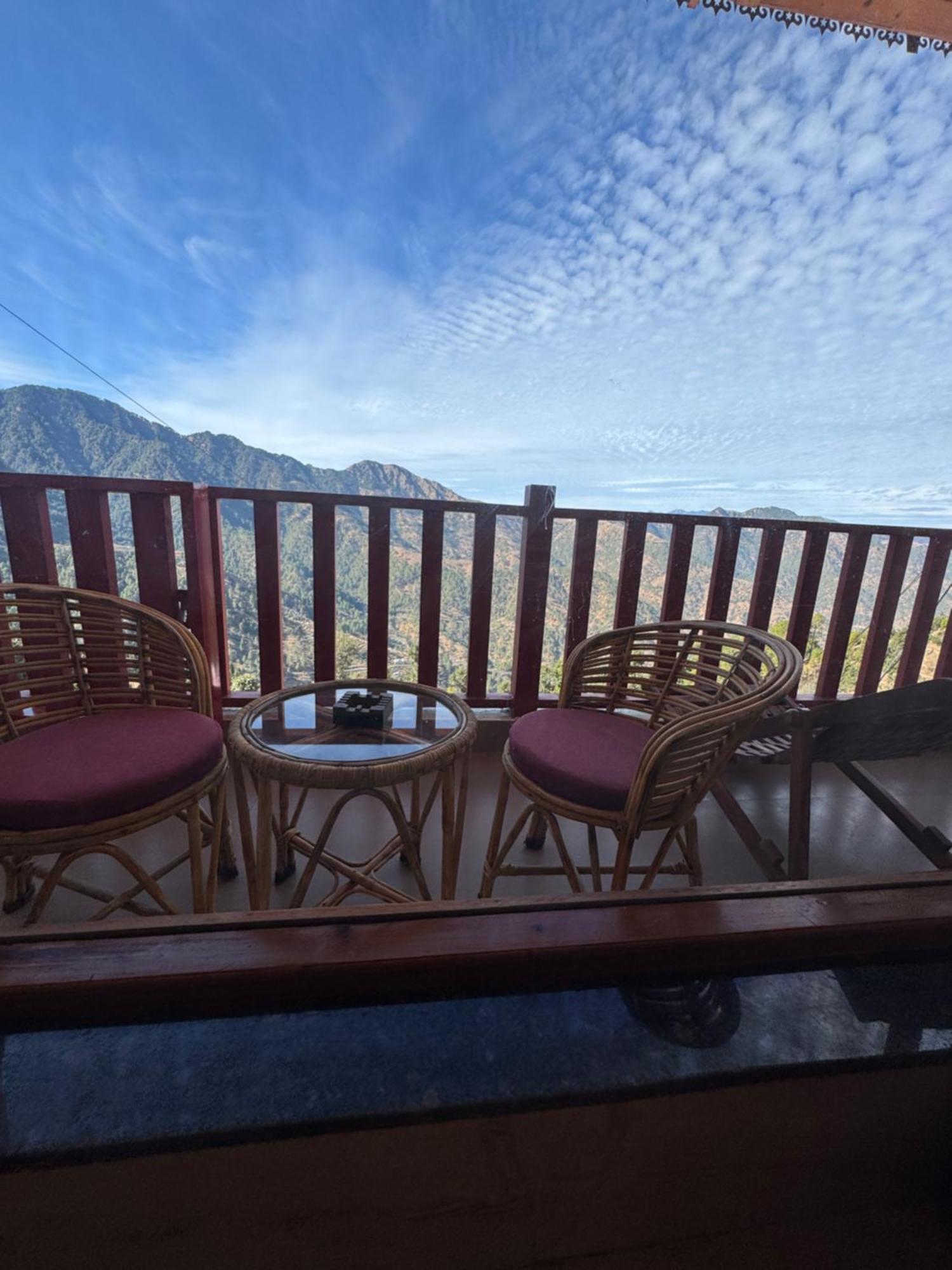 The Vintage Hill Village - Himalayan Boutique Resort Kanatal Esterno foto